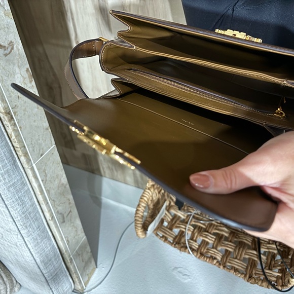 LAST DAY TO BUY! Celine medium triomphe bag - Picture 7 of 13